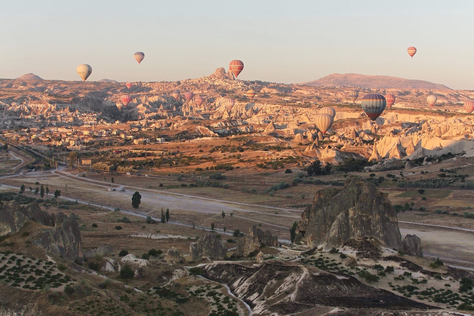 Turkey Magic: Istanbul Bosphorus & Cappadocia Balloons — Turkey holiday package
