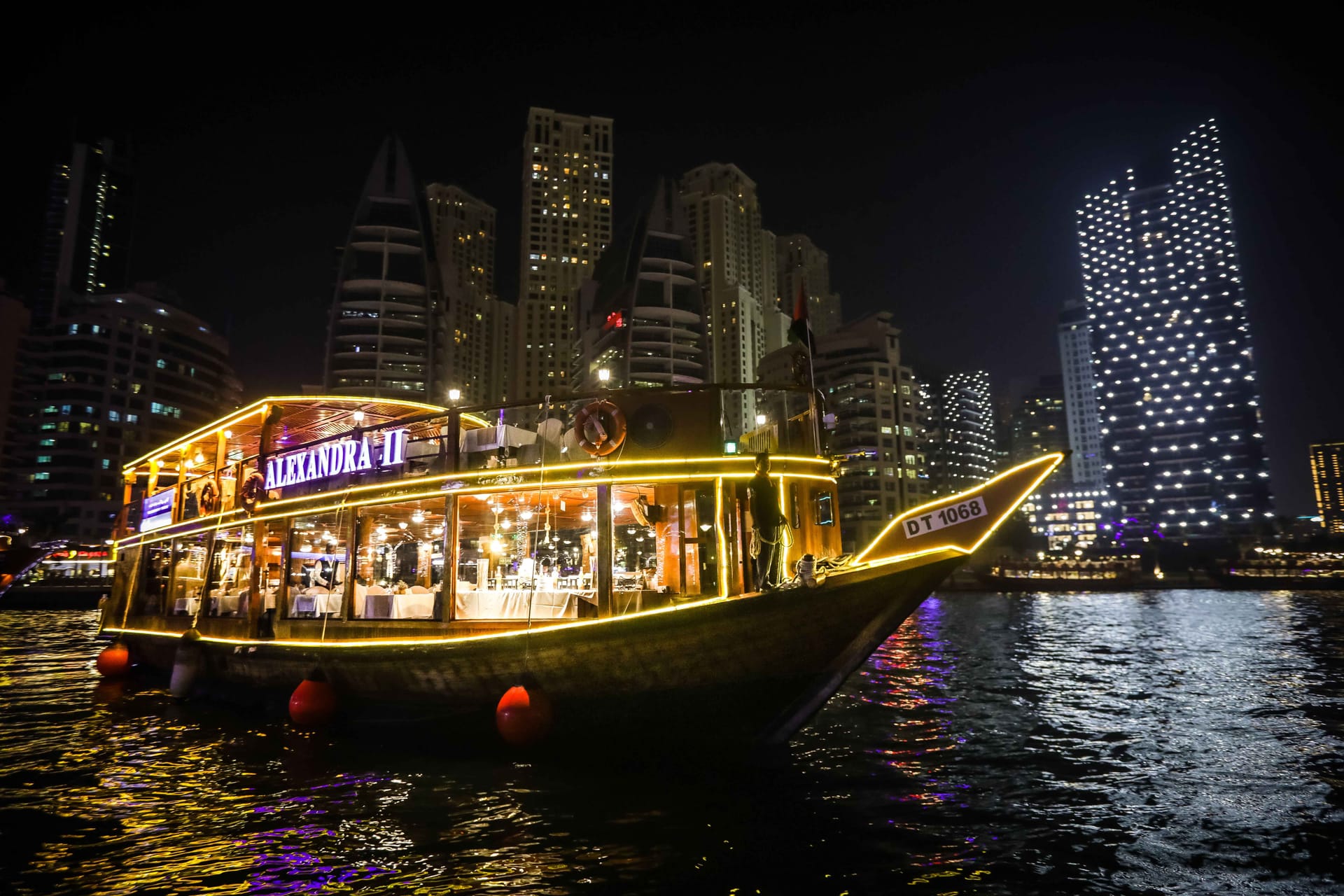 Marina Alexandra Dhow Dinner Cruise with Live Shows — Dubai