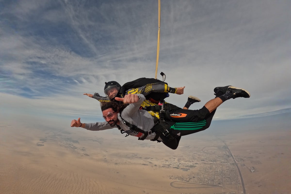 Skydive Dubai Tandem Jump Over Palm Jumeirah — Dubai